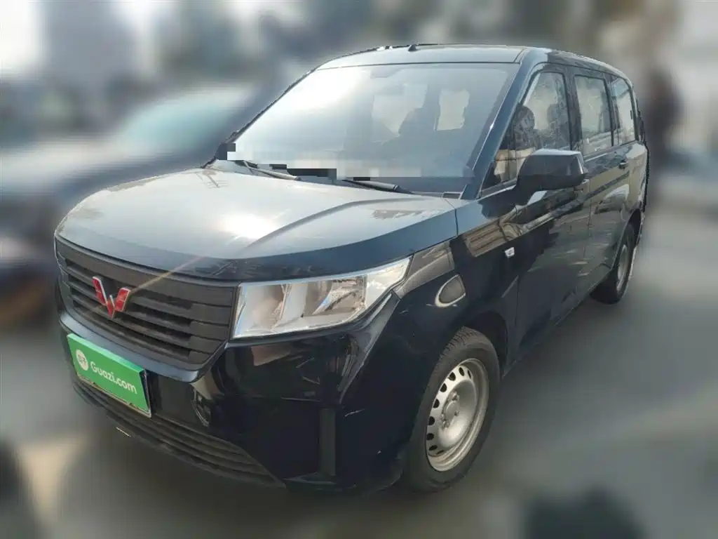 Wuling Hongguang PLUS 2020 — фото 2