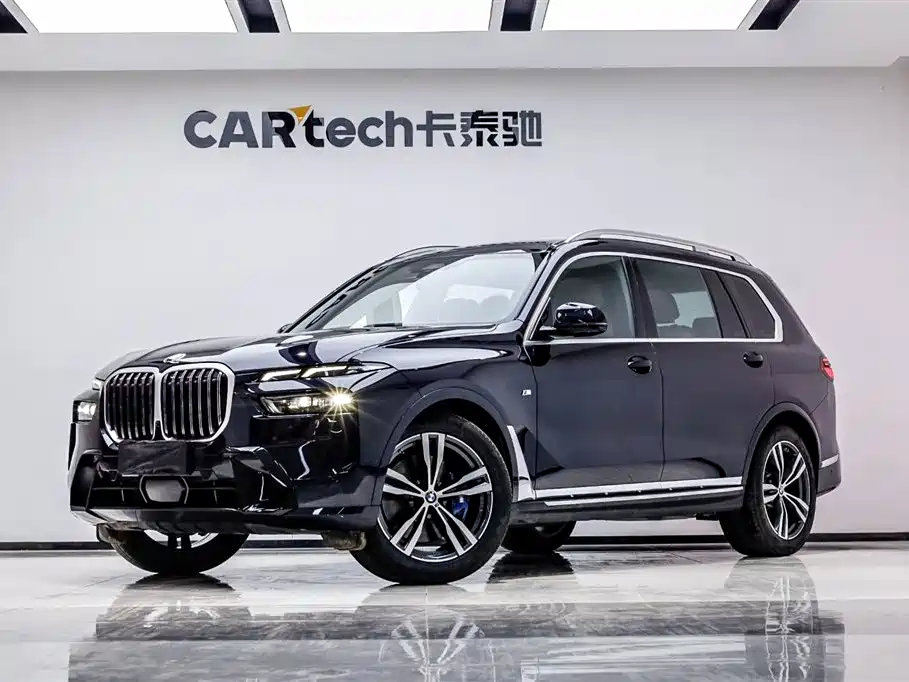 BMW X7 2023 — фото 1
