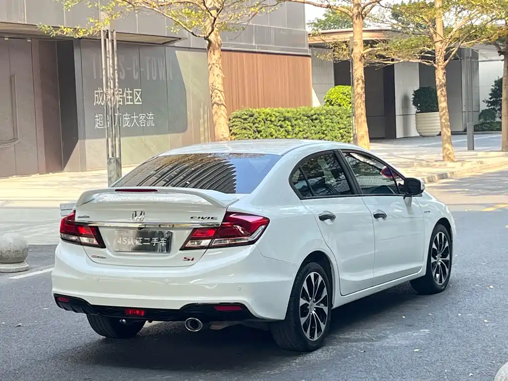 Honda Civic 2015 — фото 5
