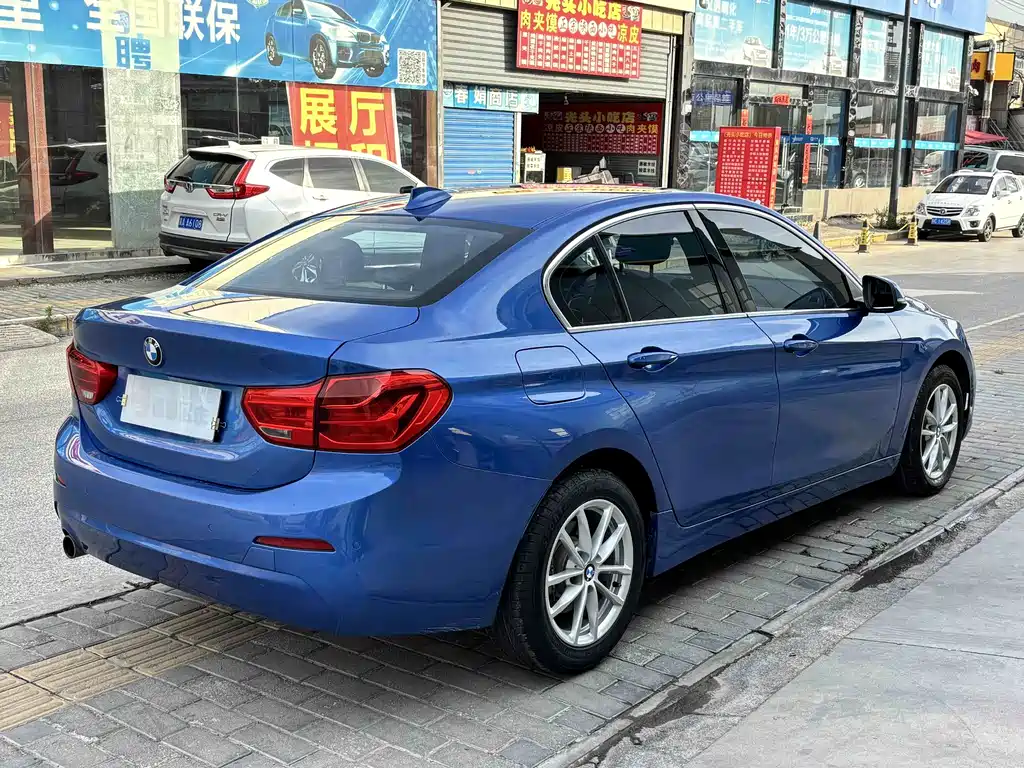 BMW 1 Series 2018 — фото 12