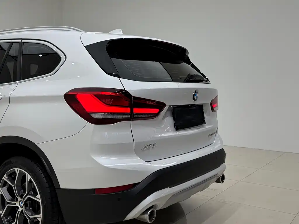 BMW X1 2021 — фото 8