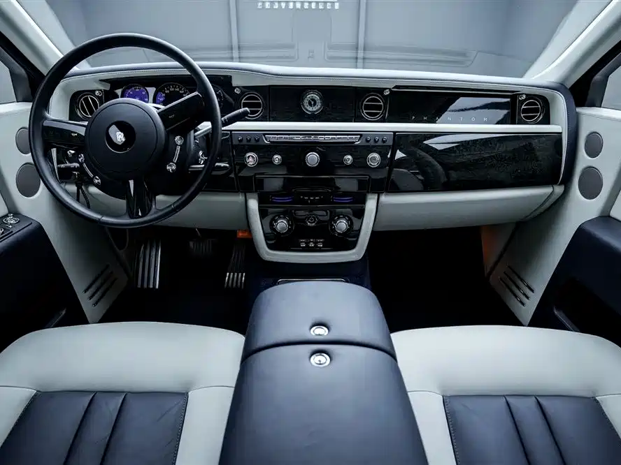 Rolls-Royce Phantom 2013 — фото 10