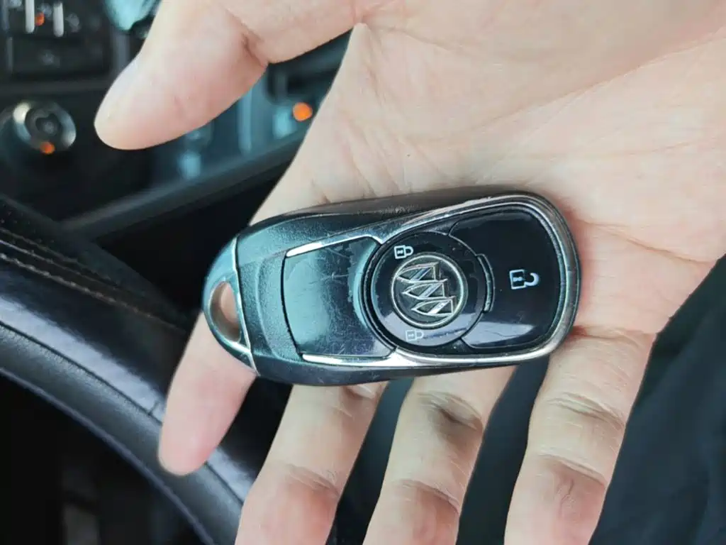 Buick Envision Plus 2016 — фото 9