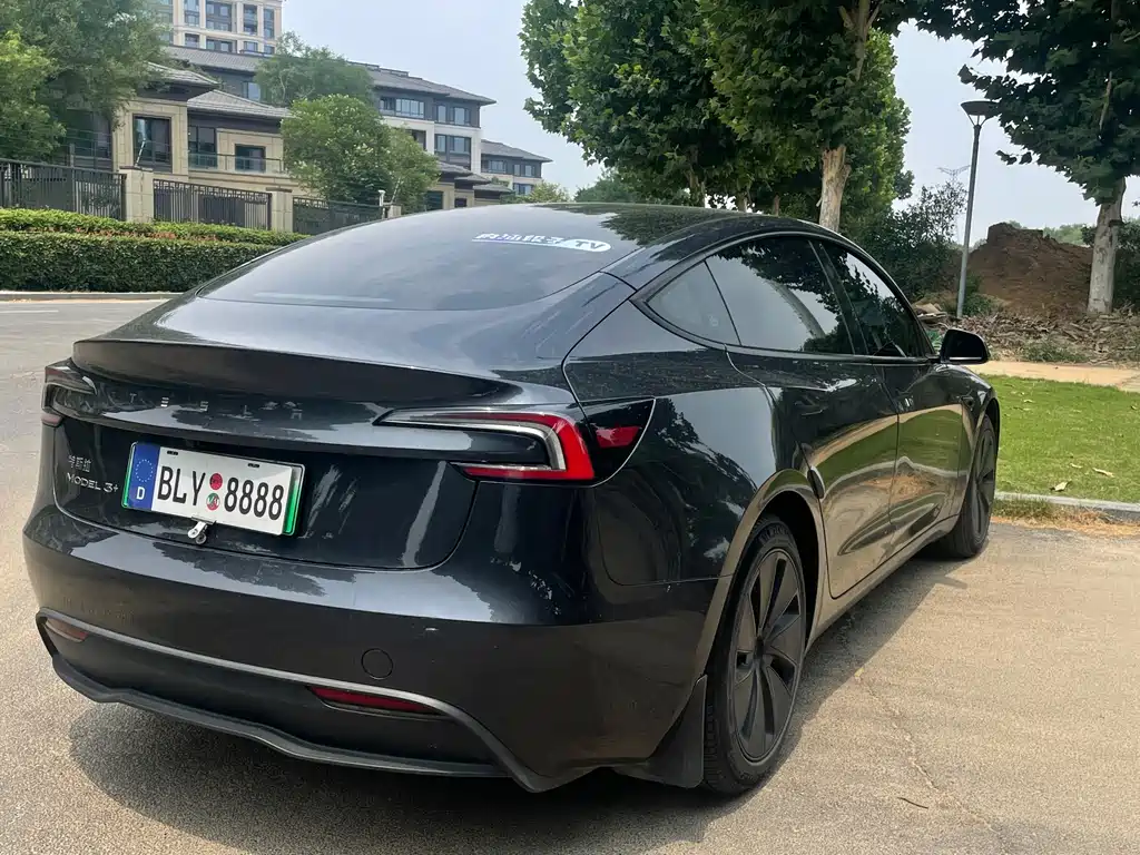 Tesla Model 3 2025 — фото 9