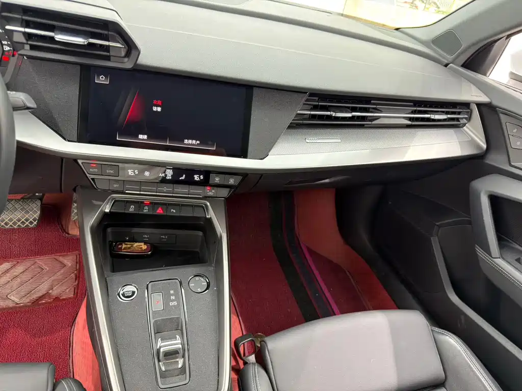 Audi A3 2023 — фото 12