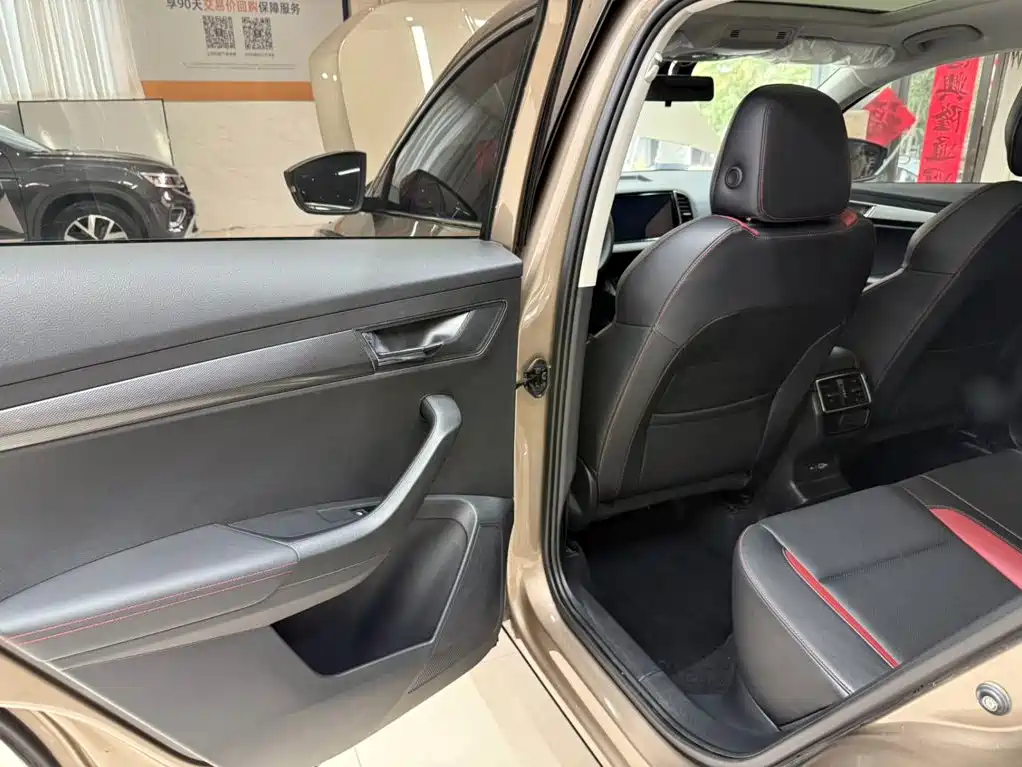 Skoda Karoq 2023 — фото 17