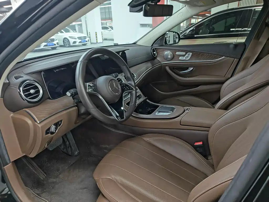 Mercedes-Benz E-Class 2023 — фото 5