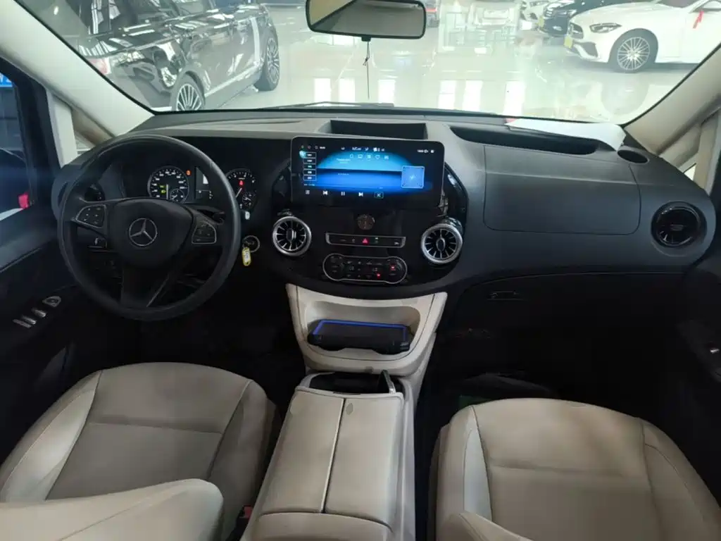 Mercedes-Benz Vito 2022 — фото 10