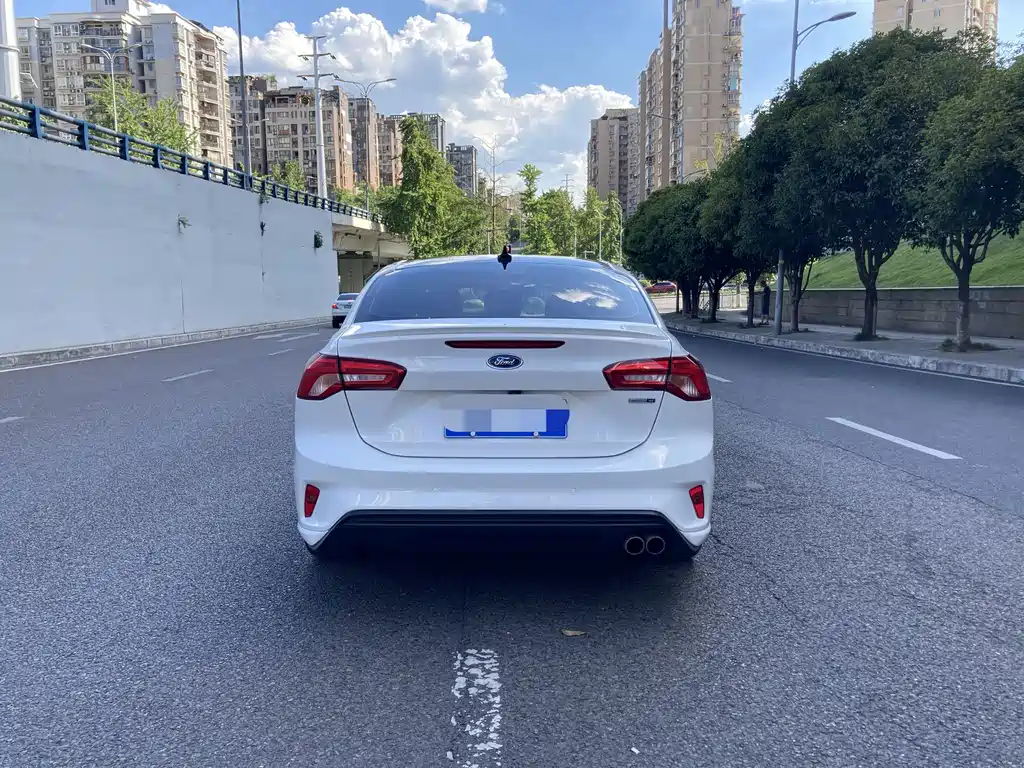 Ford Focus 2020 — фото 14