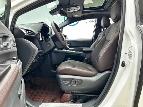 Toyota Sienna 2024