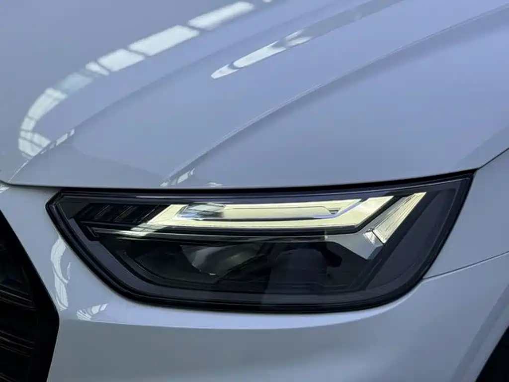 Audi Q5L 2022 — фото 11