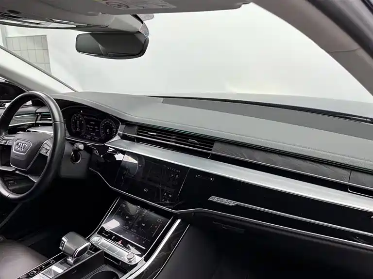 Audi A8 2020 — фото 11