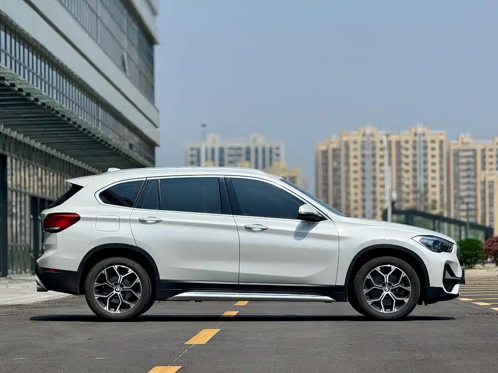 BMW X1 2021 — фото 4