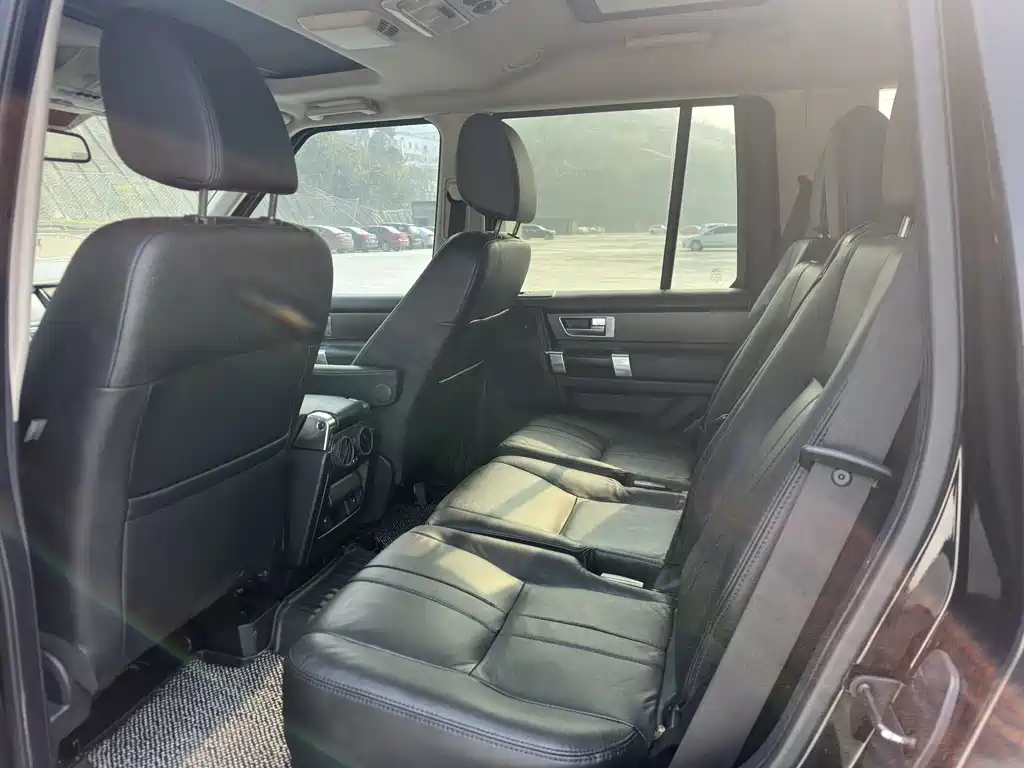 Land Rover Discovery 2014 — фото 13