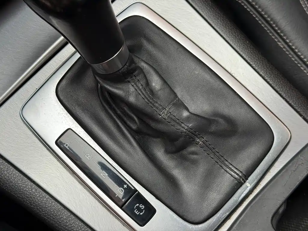 Mercedes-Benz E-Class 2012 — фото 11
