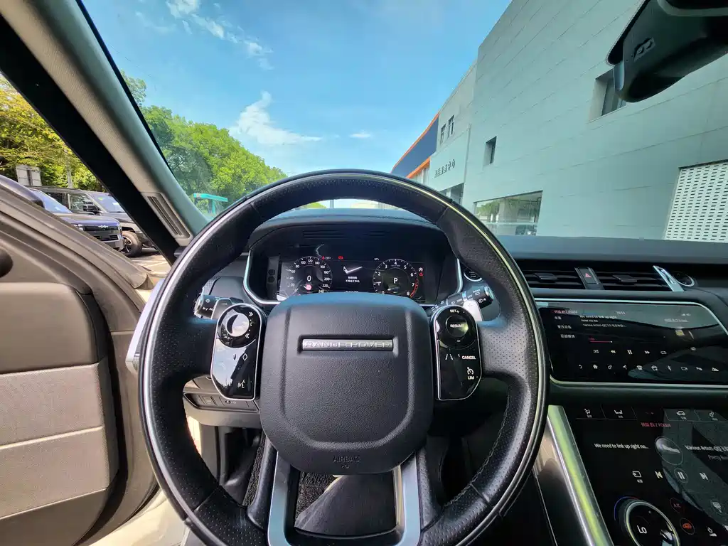 Land Rover Sport 2021
