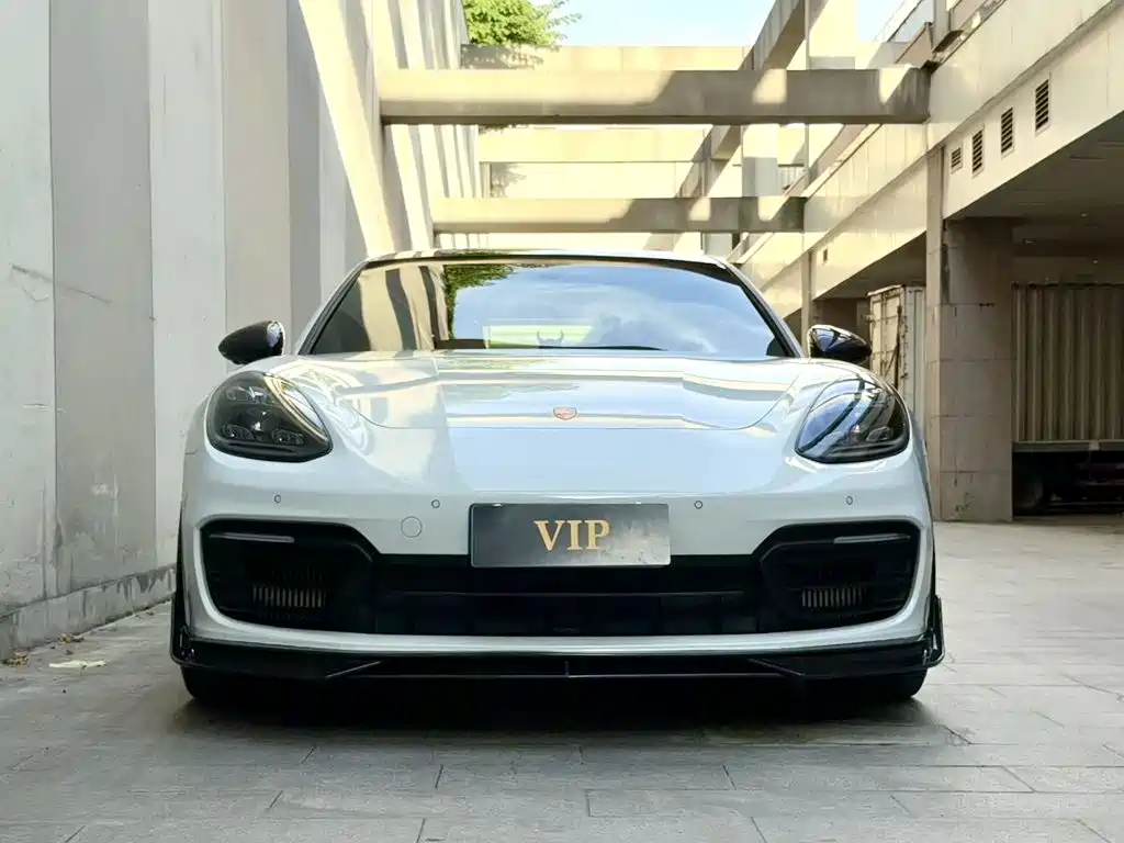 Porsche Panamera 2021