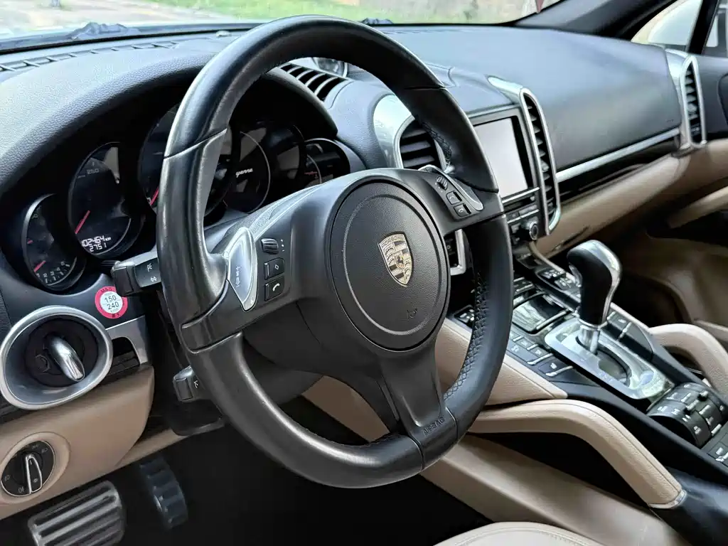 Porsche Cayenne 2014 — фото 15
