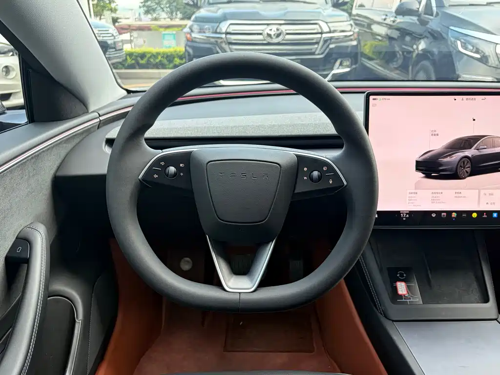 Tesla Model 3 2025 — фото 15