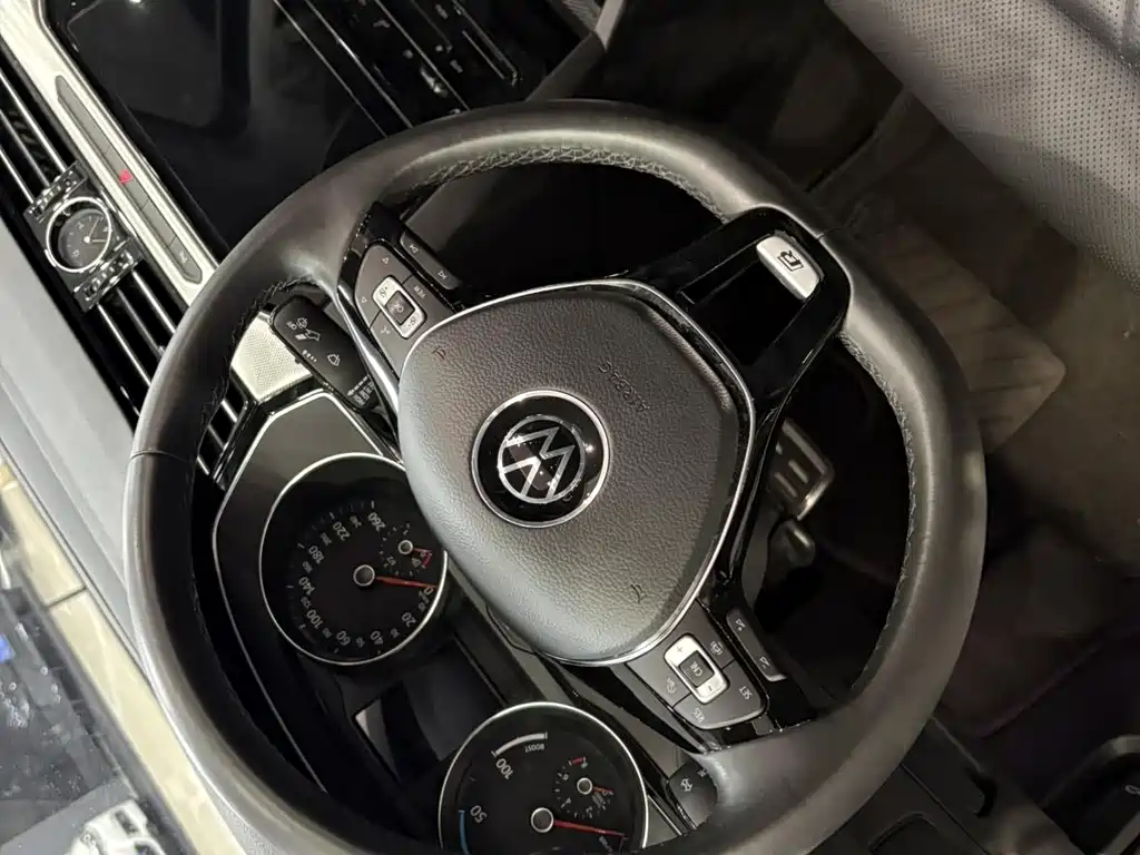 Volkswagen Magotan PHEV 2021 — фото 9