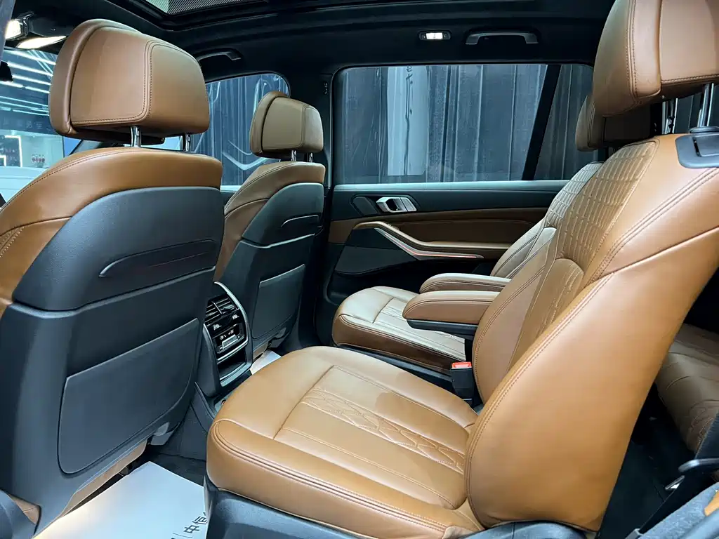 BMW X7 2021 — фото 9