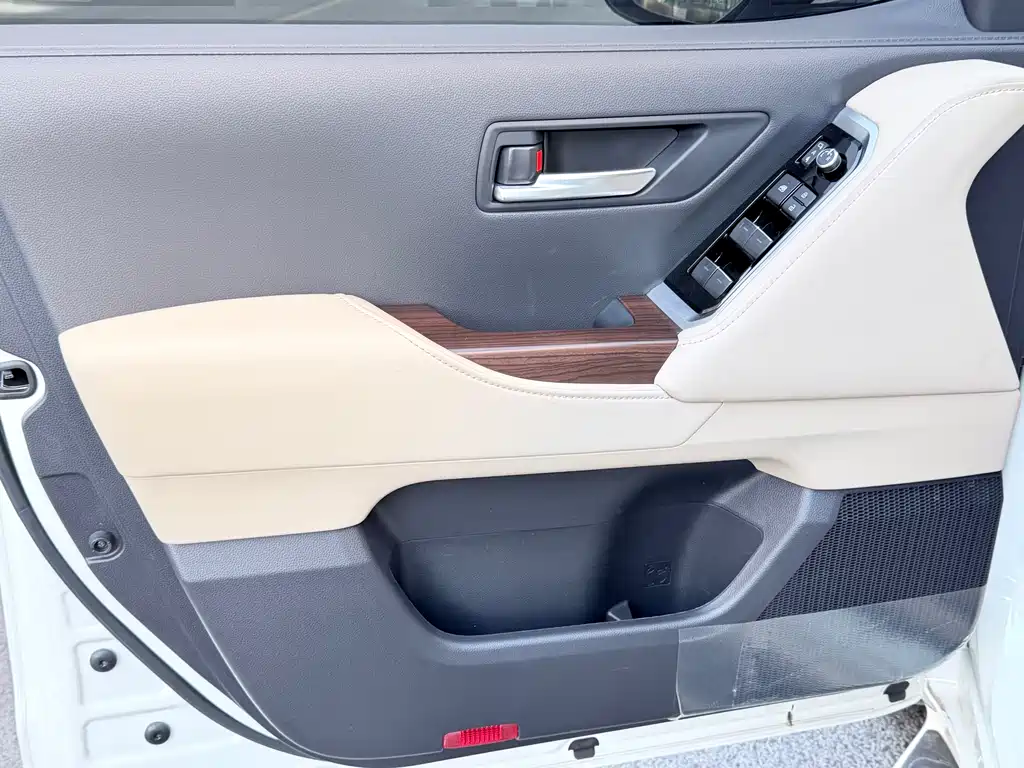 Toyota Land Cruiser 2025 — фото 16
