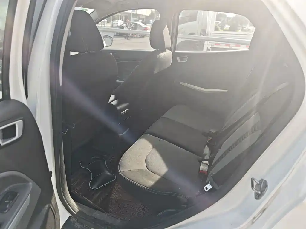 Ford EcoSport 2015 — фото 7