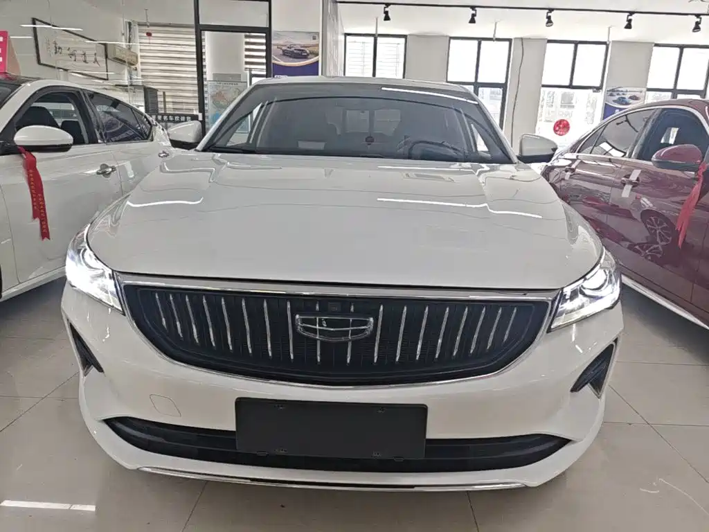 Geely Emgrand 2022