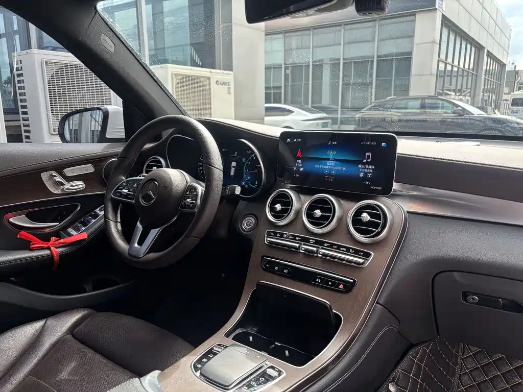 Mercedes-Benz GLC 2021