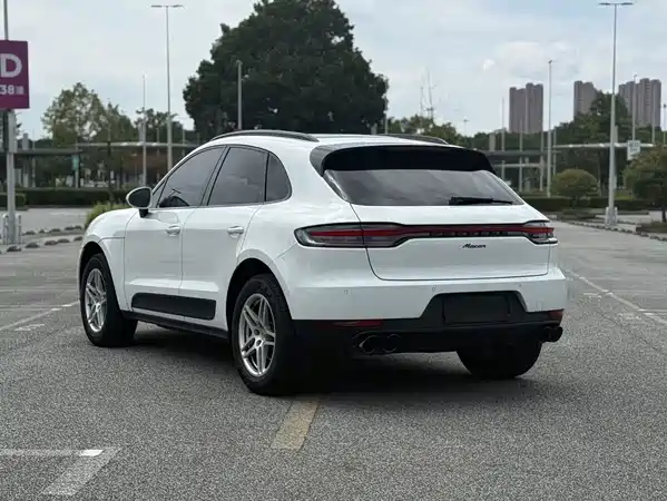Porsche Macan 2021