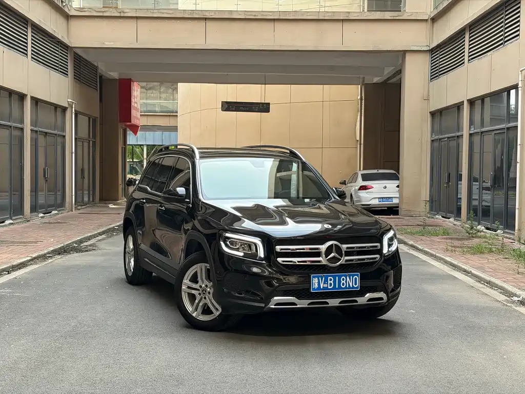 Mercedes-Benz GLB 2023 — фото 3