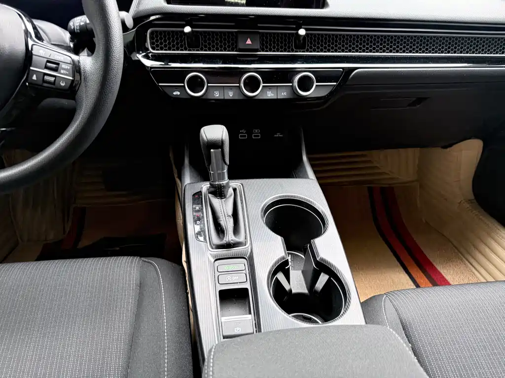 Honda Civic 2023 — фото 15