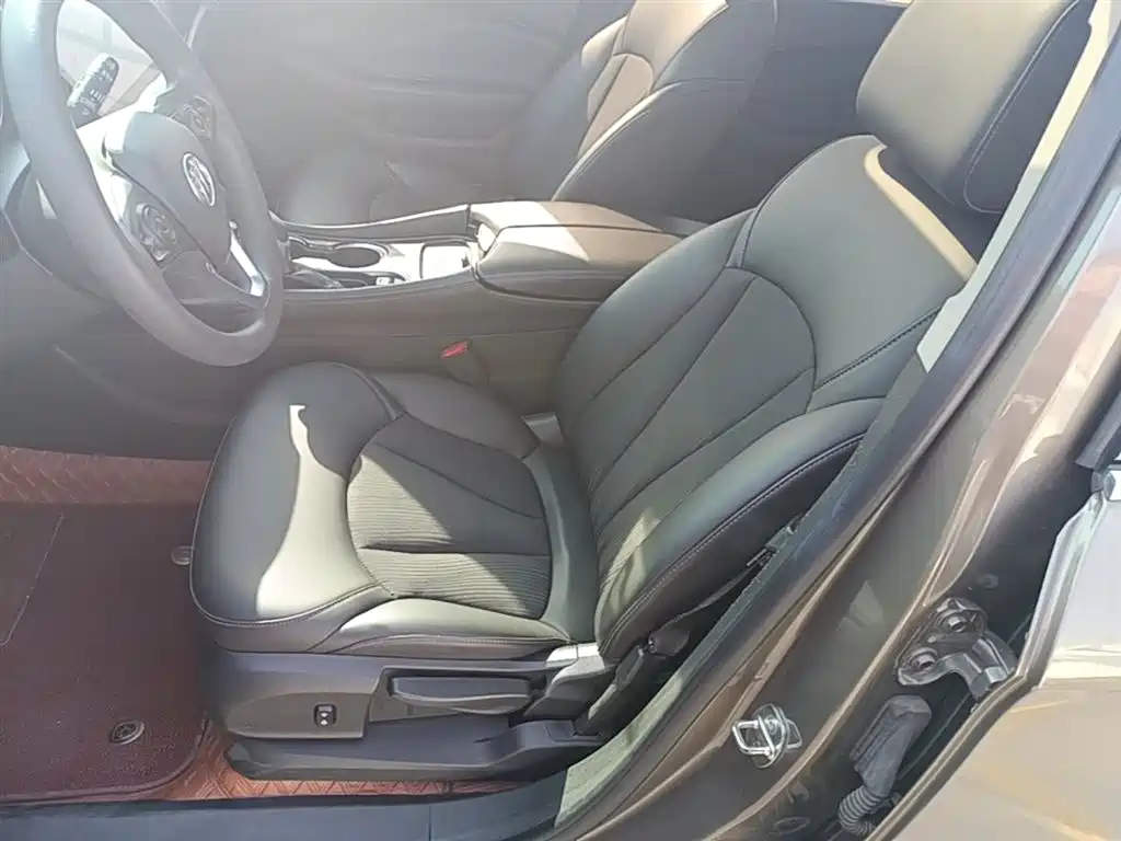 Buick Envision Plus 2018 — фото 15