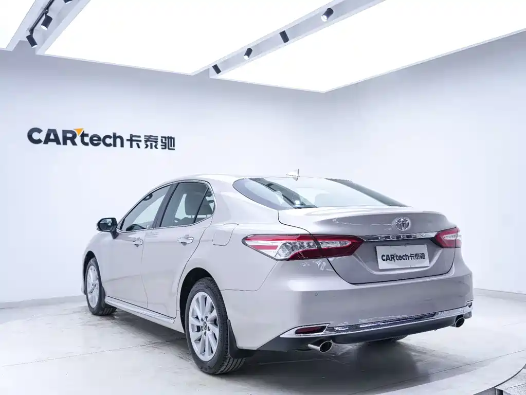 Toyota Camry 2024 — фото 17