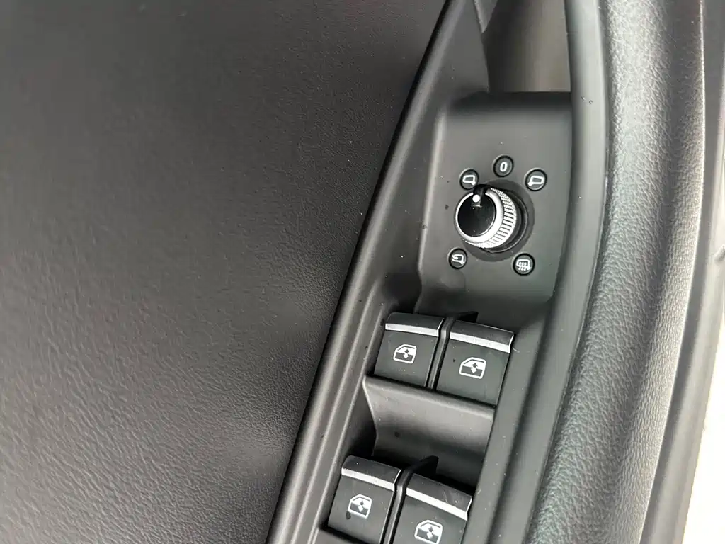 Audi A4L 2021 — фото 23