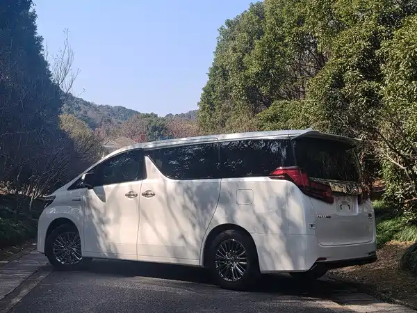Toyota Alphard 2021
