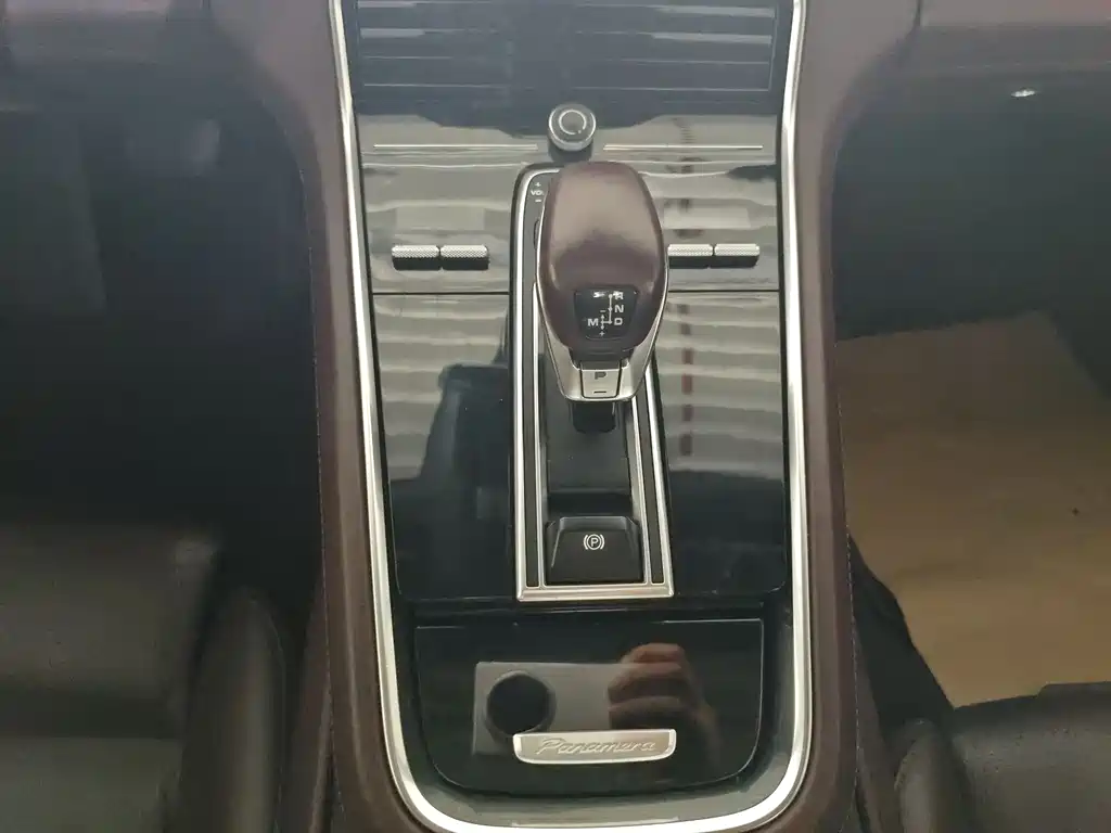 Porsche Panamera 2018 — фото 12