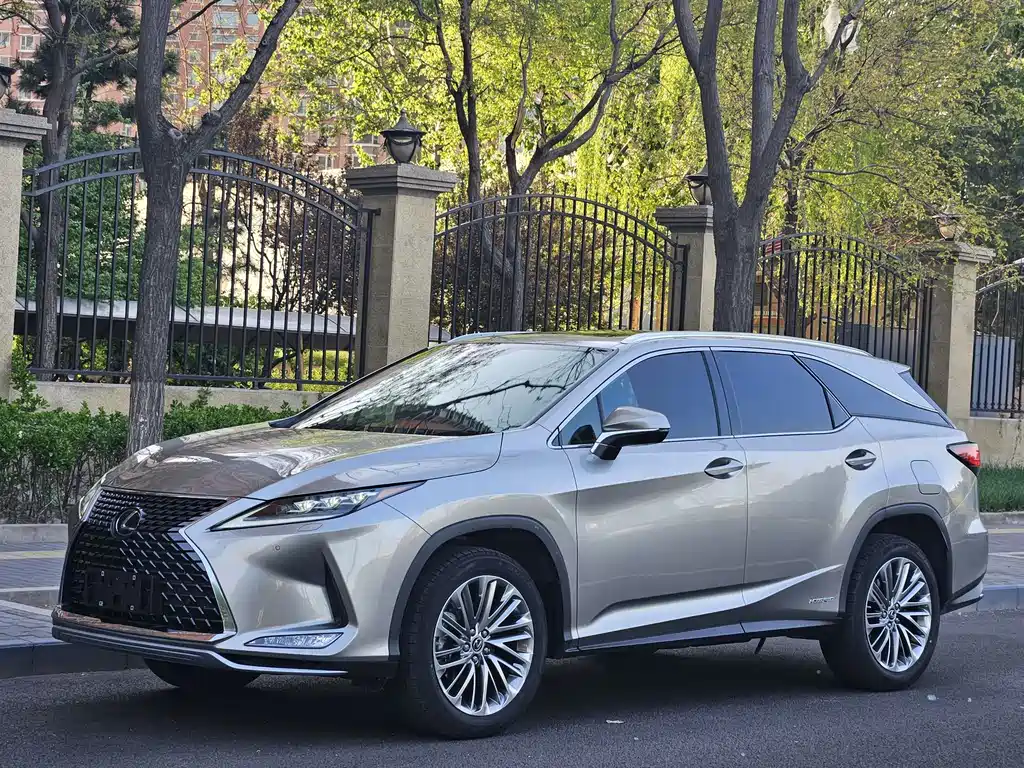 Lexus RX 2021 — фото 1