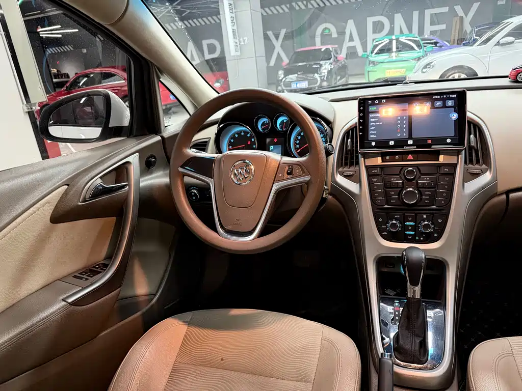 Buick Excelle 2014 — фото 10