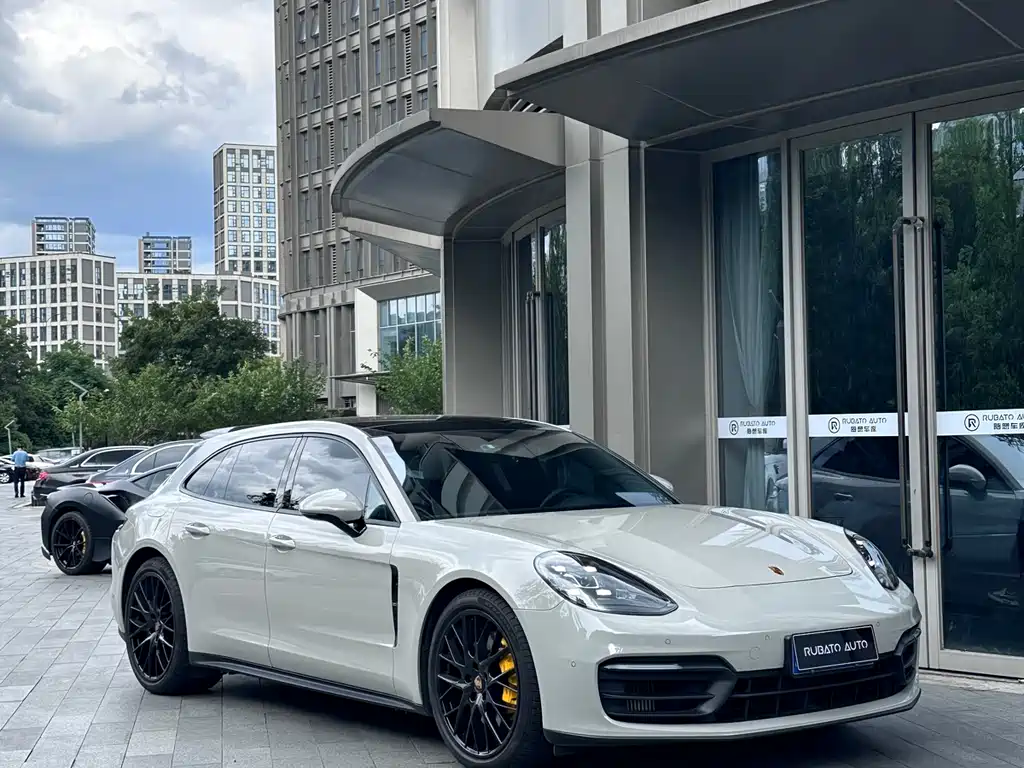 Porsche Panamera 2021
