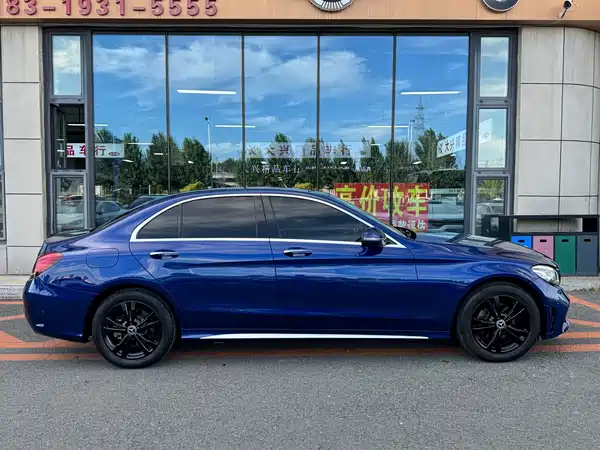 Mercedes-Benz C-Class 2021