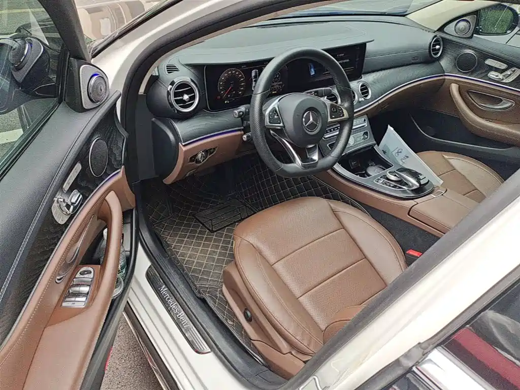 Mercedes-Benz E-Class 2018 — фото 16