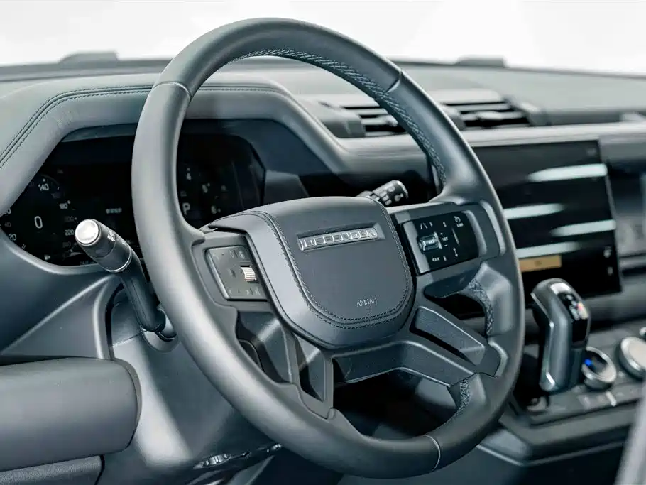 Land Rover Defender 2025 — фото 10