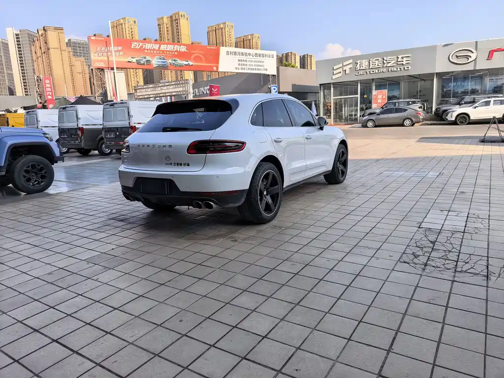 Porsche Macan 2016 — фото 16