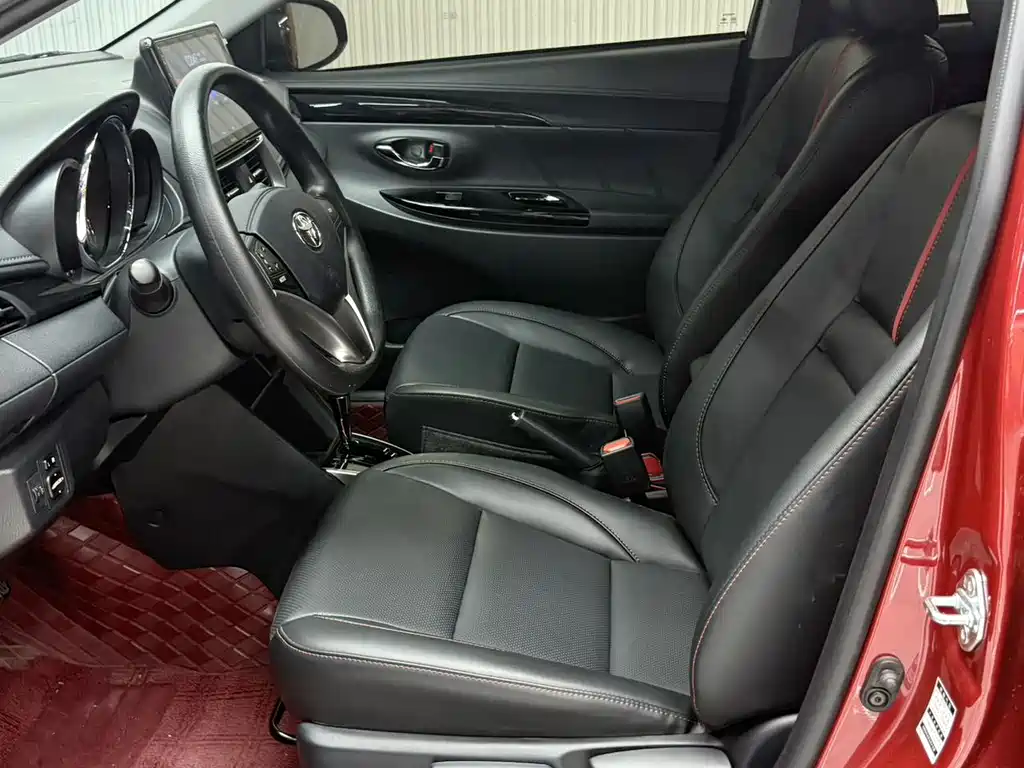 Toyota Yaris L 2023 — фото 8