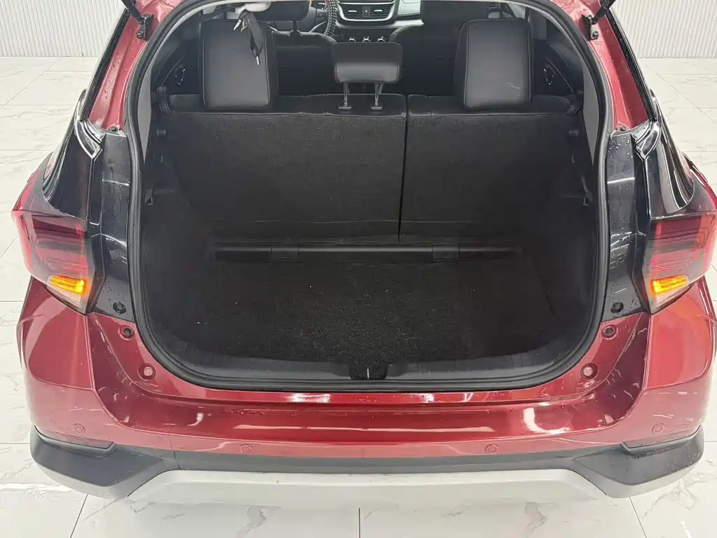 Toyota Yaris L 2023 — фото 19
