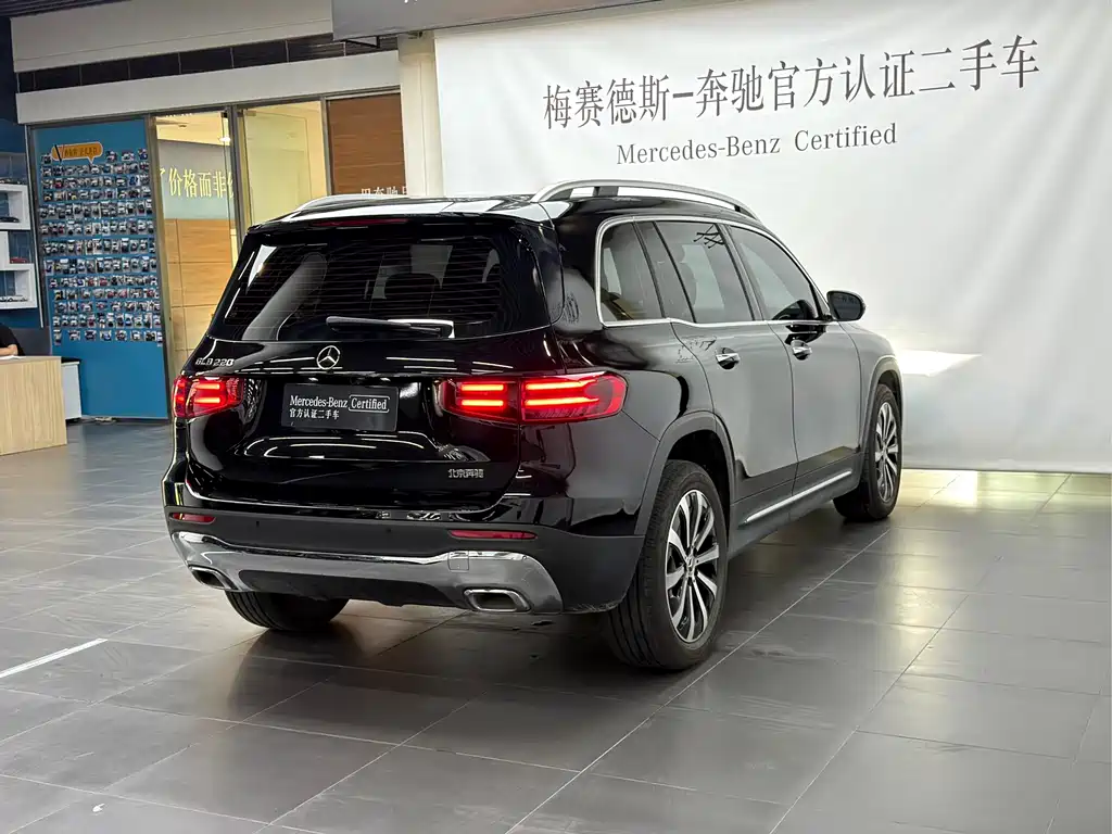 Mercedes-Benz GLB 2025