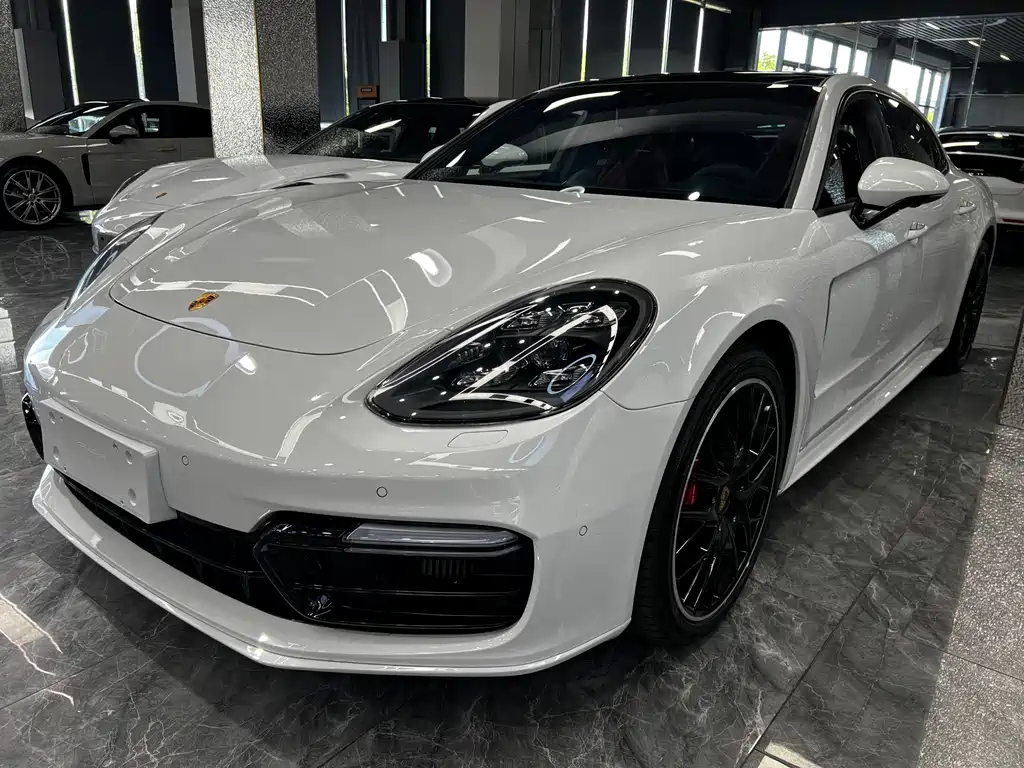 Porsche Panamera 2019 — фото 1
