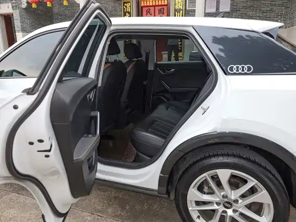 Audi Q2L 2023