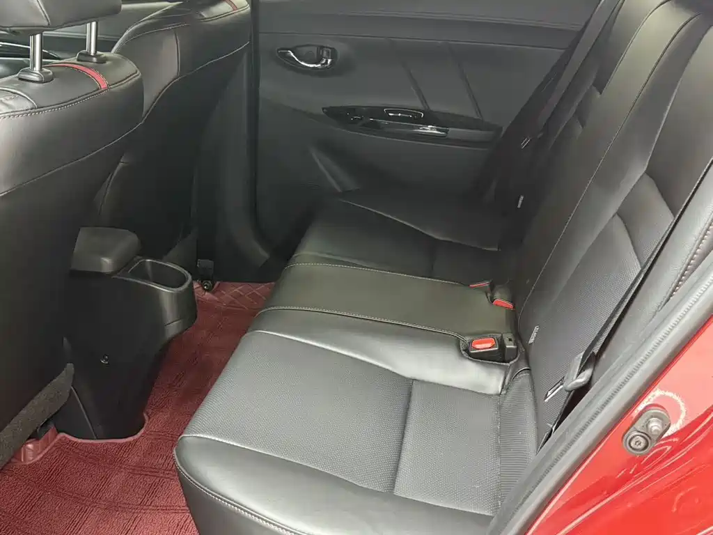 Toyota Yaris L 2023 — фото 16